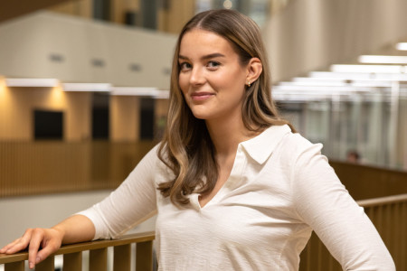 Iiris Aho nimitetty analyytikoksi Tesin strategia- ja kehitystiimiin